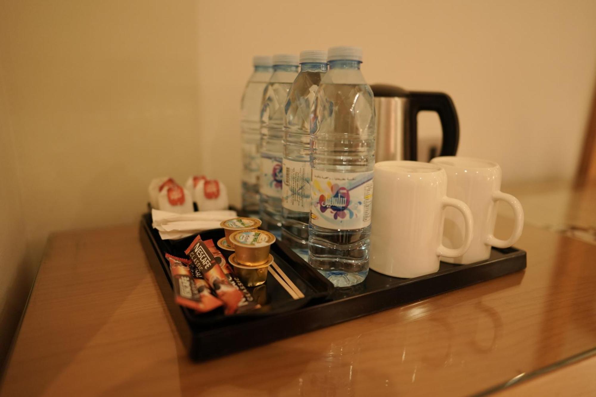מנאמה Meshal Hotel מראה חיצוני תמונה