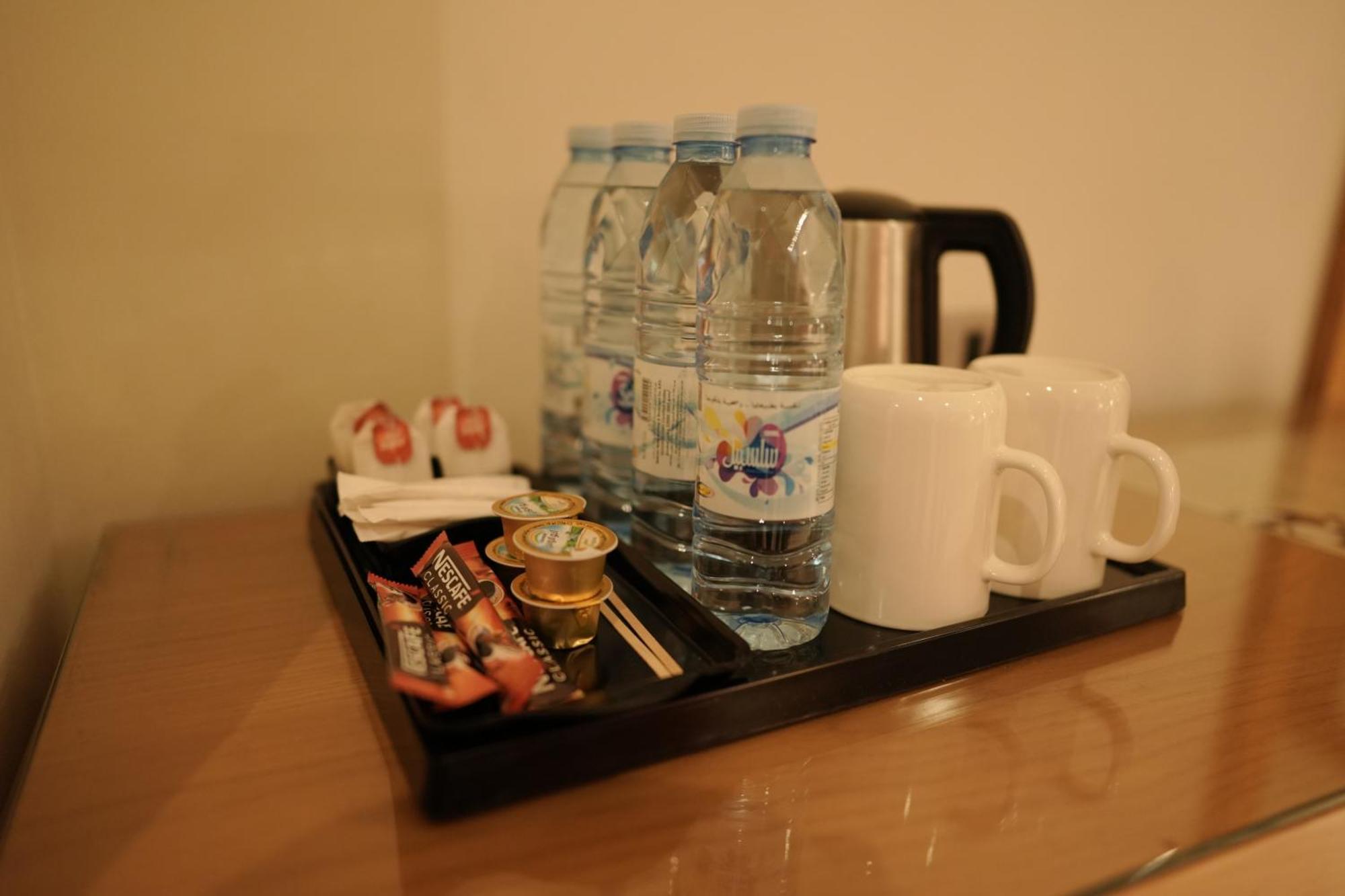 מנאמה Meshal Hotel מראה חיצוני תמונה